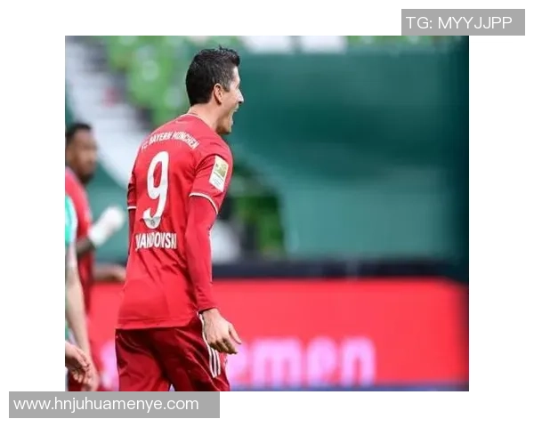 莱万状态火热欧冠赛场10场打入12球领跑射手榜